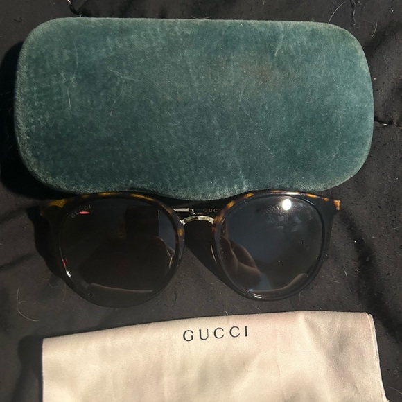 Gucci sunglasses - Picture 2 of 3